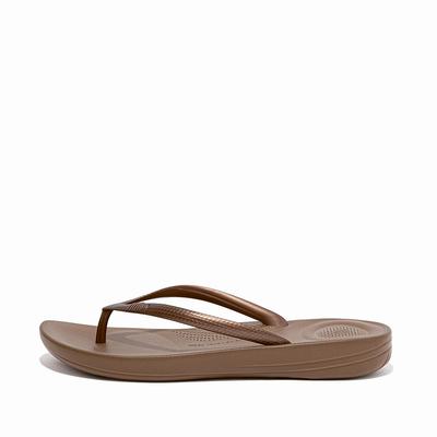 Fitflop Women's IQUSHION Ergonomic Flip Flops - Brown/Gold, BA3407982